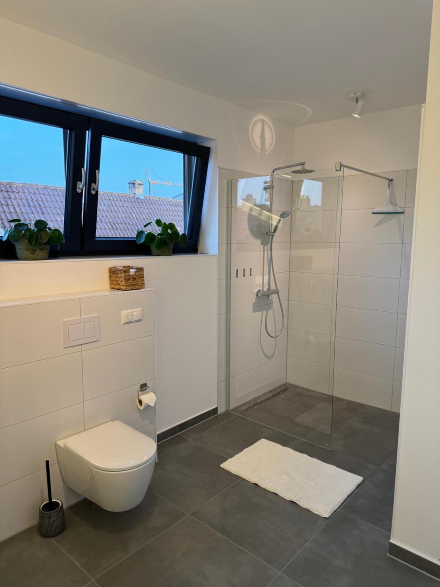 Moderne Ferienwohnung Mit Terrasse, Grill & Privatparkplatz Venningen Dış mekan fotoğraf